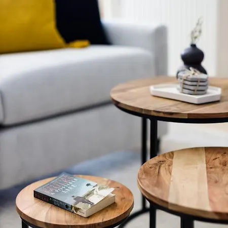 Convenient 2bd Close To Olympic Stadium By Upstreet
